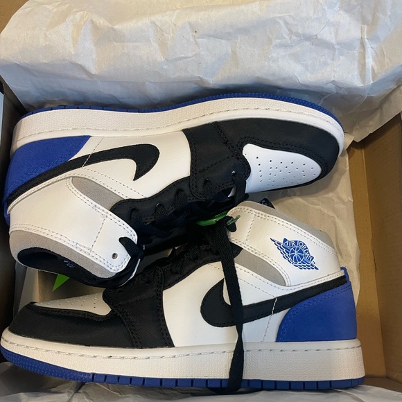 Air Force Jordan Mid